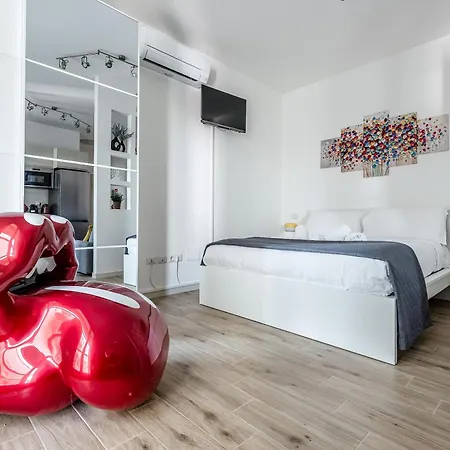 Apartamento Hostly-giugio's House-lungarni And Town Center *