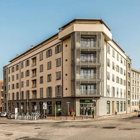 Hostly-giugio's House-lungarni And Town Center