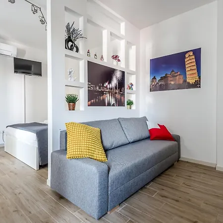 Hostly-giugio's House-lungarni And Town Center Apartamento