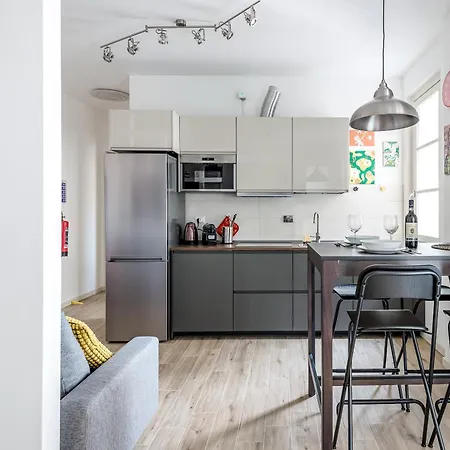 Apartament Hostly-giugio's House-lungarni And Town Center